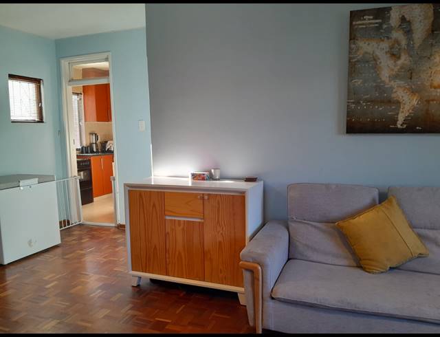 1 BEDROOM APARTMENT FOR SALE IN ESSENWOOD